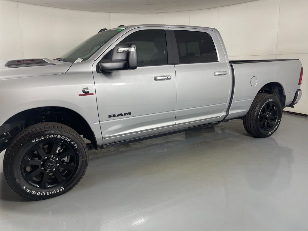 New 2026 Silver-Zynith Exterior Paint RAM Laramie image 5
