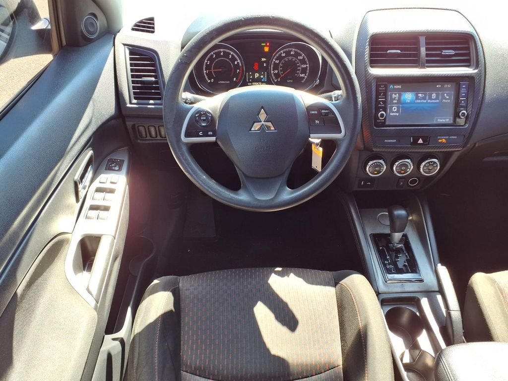Used 2018 Silver Mitsubishi 2.0 ES image 11