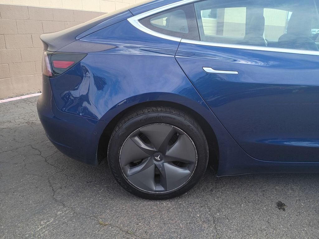 Used 2019 Blue Tesla Long Range image 4