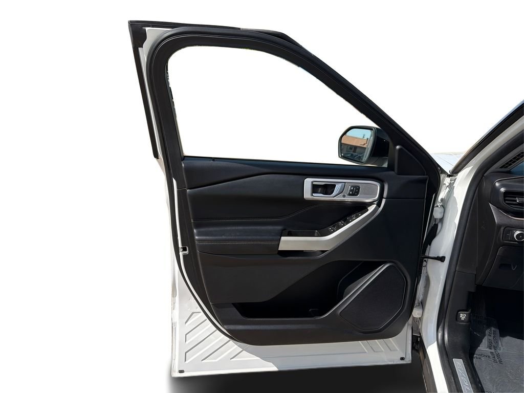 Used 2022 White Ford Limited image 20