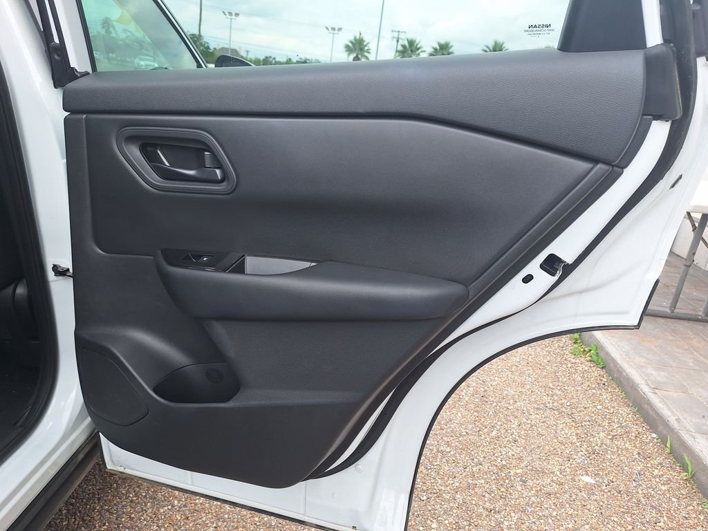 Used 2025 White Nissan S image 25