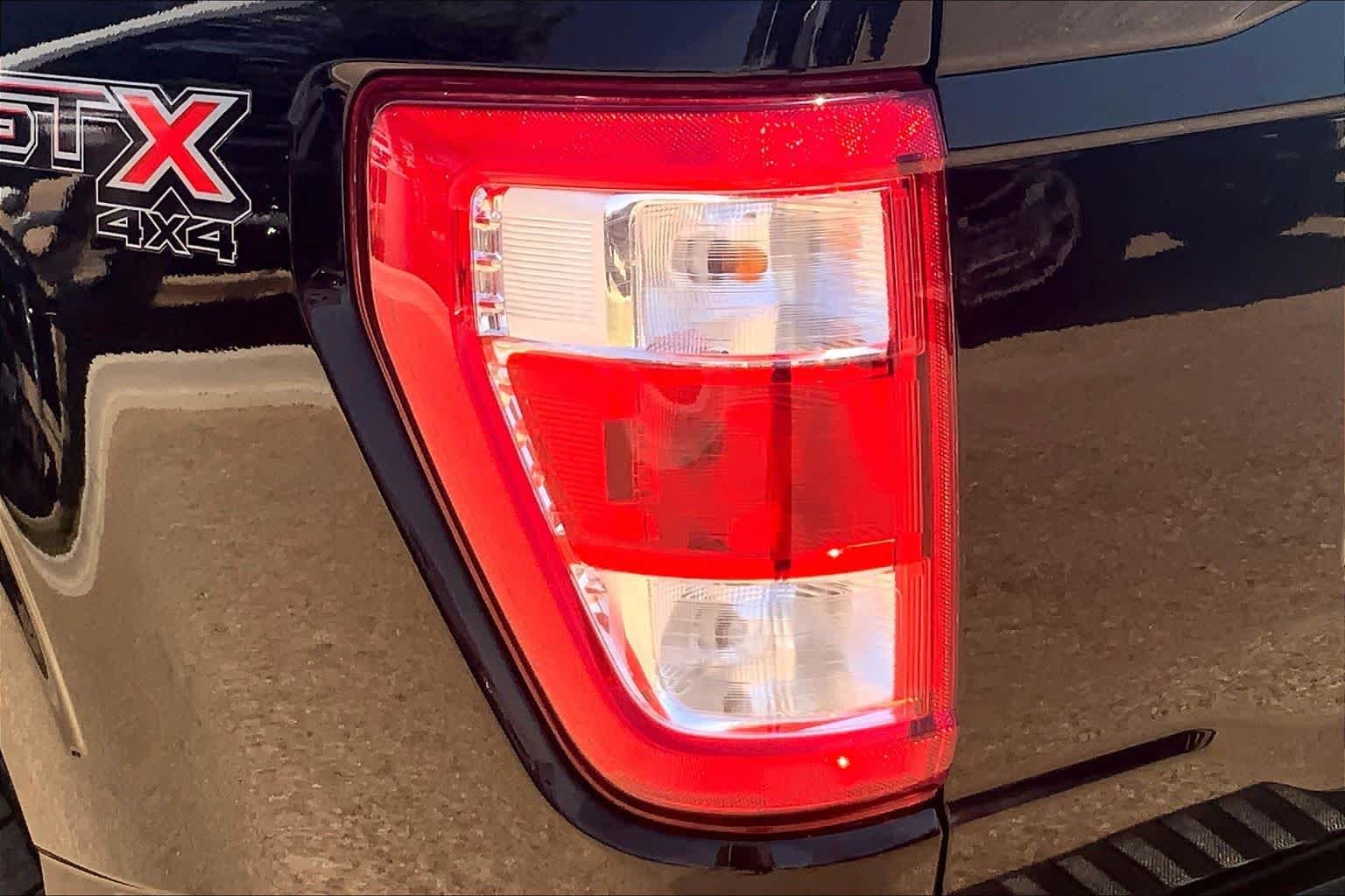 Used 2023 Agate Black Metallic Ford XL image 29
