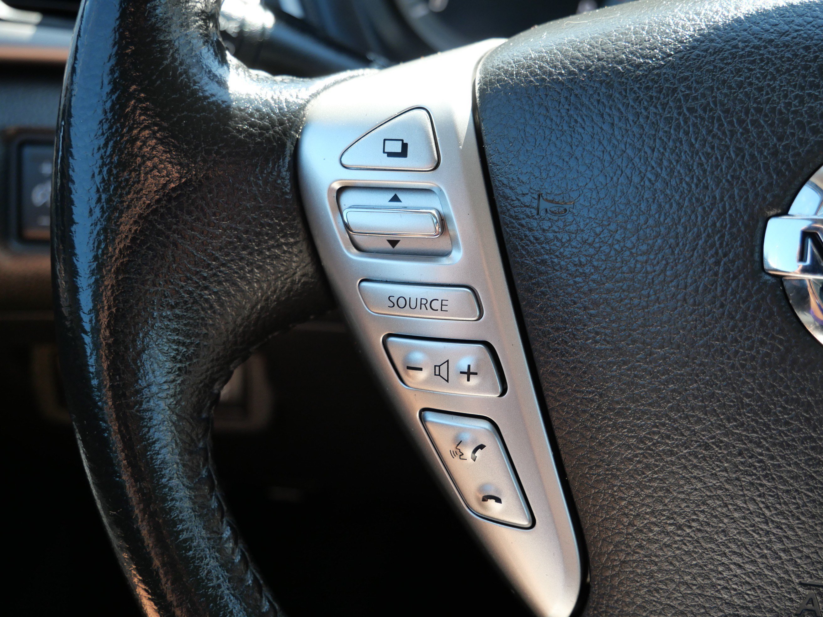 Used 2015 Amethyst Gray Nissan SV image 28