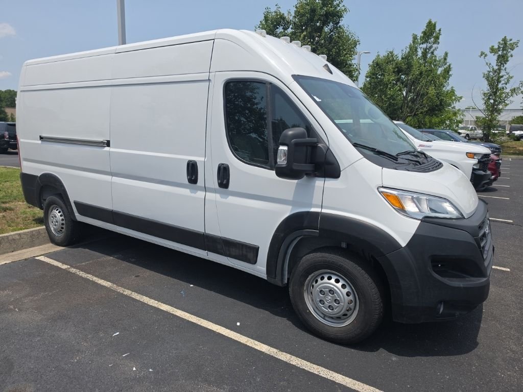 Used 2025 White Ram High Roof image 12