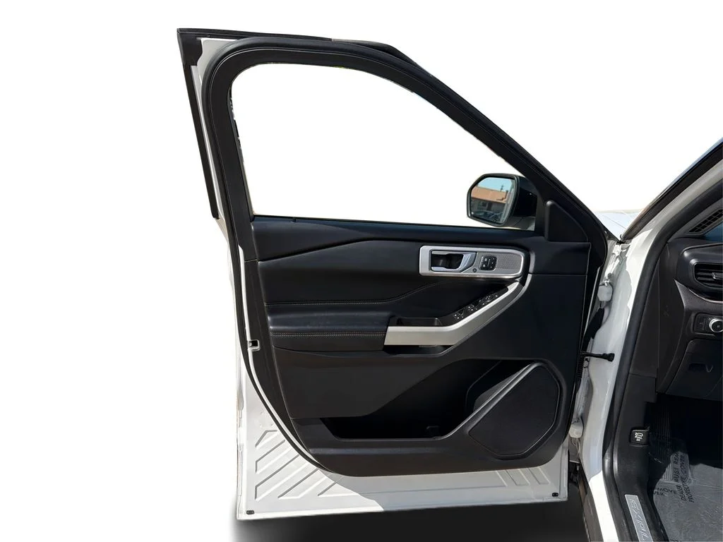 Used 2022 White Ford Limited image 20