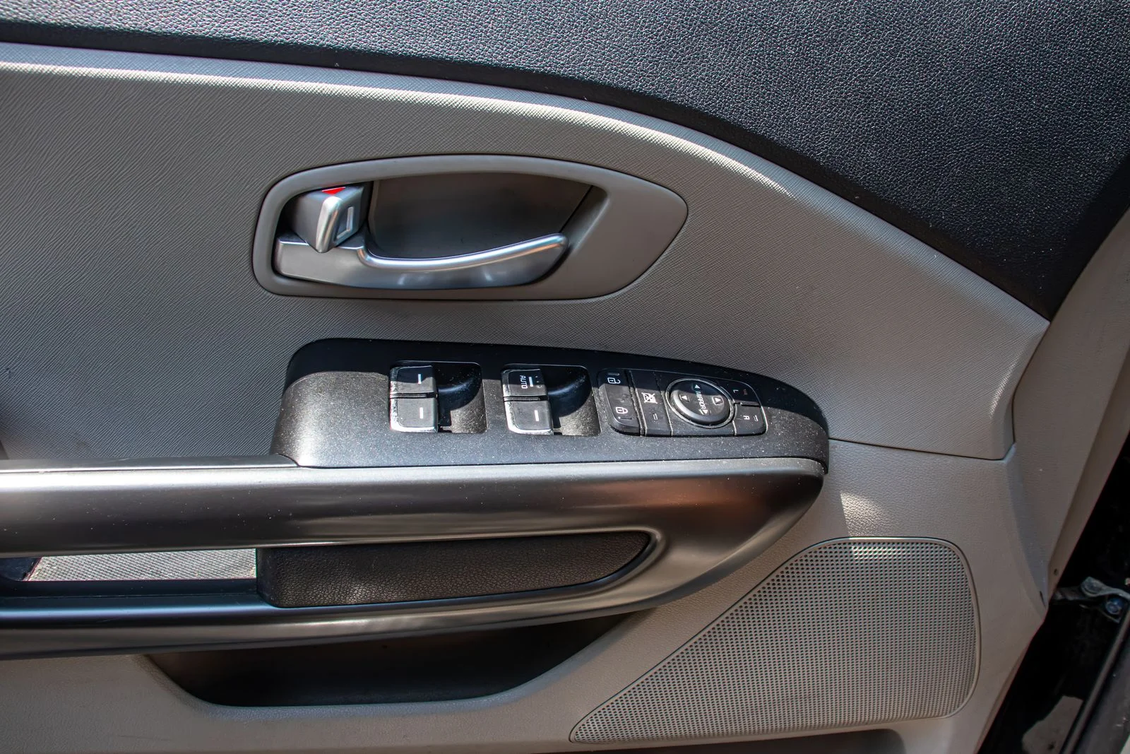 Used 2020 Black Kia LX image 22