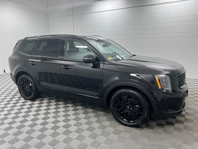 Used 2022 Black Kia SX image 4