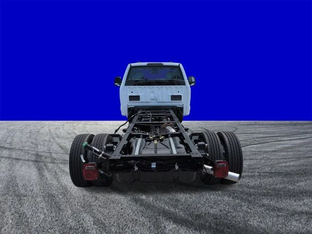 New 2026 Oxford White Ford F-450® XL image 5