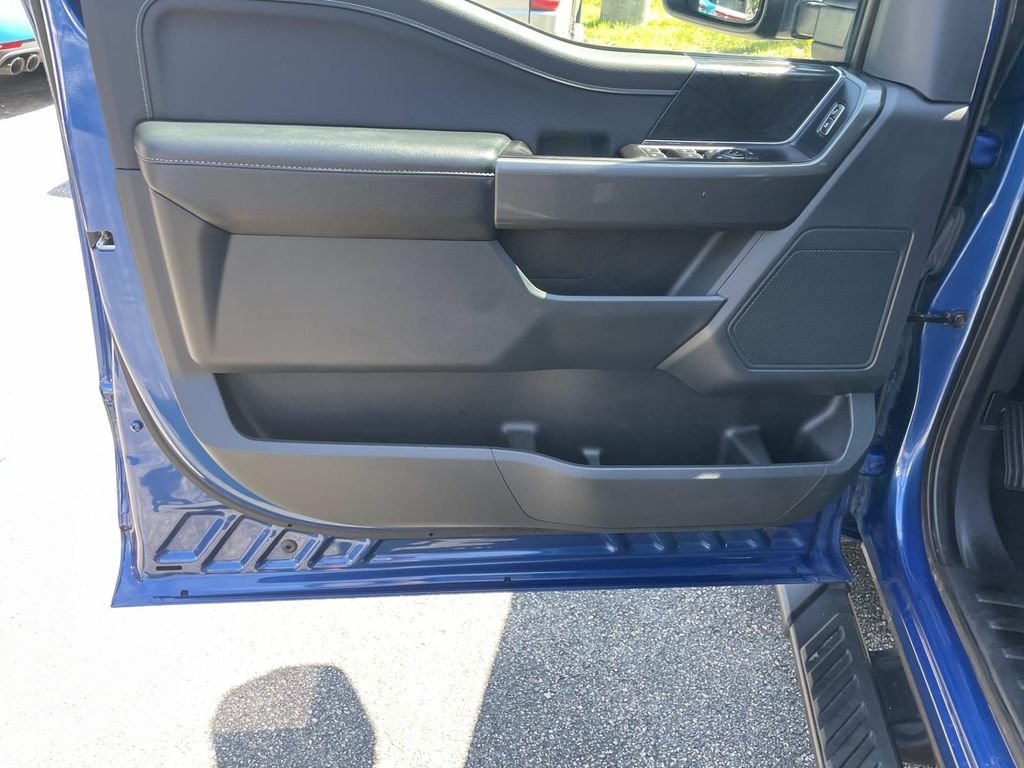 Used 2022 Blue Ford XLT image 16