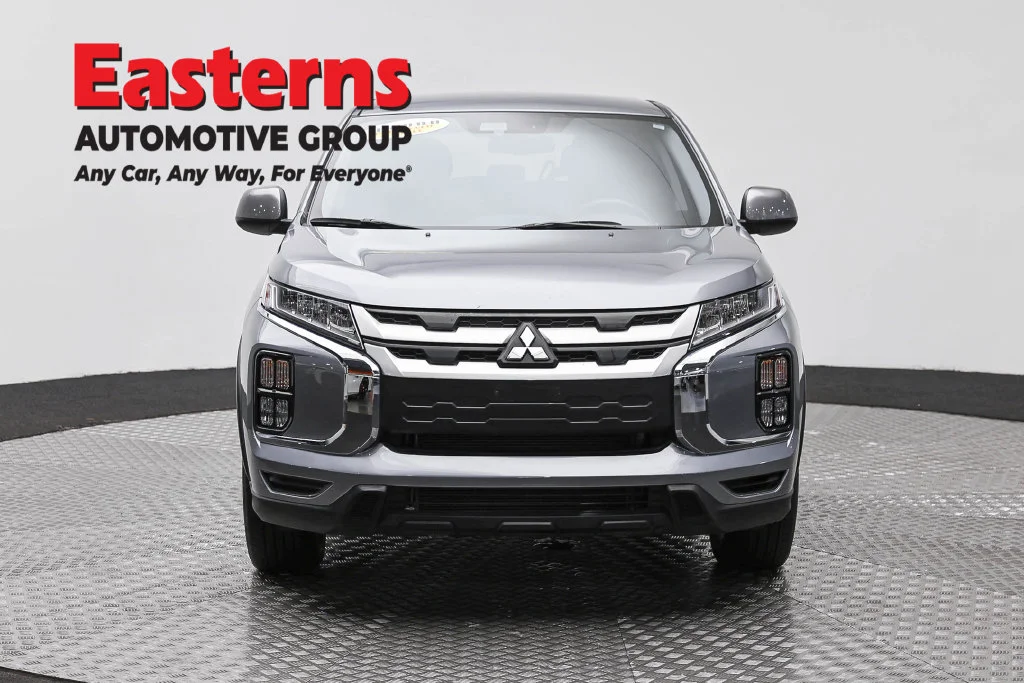 Used 2024 Gray Mitsubishi 2.0 ES image 2
