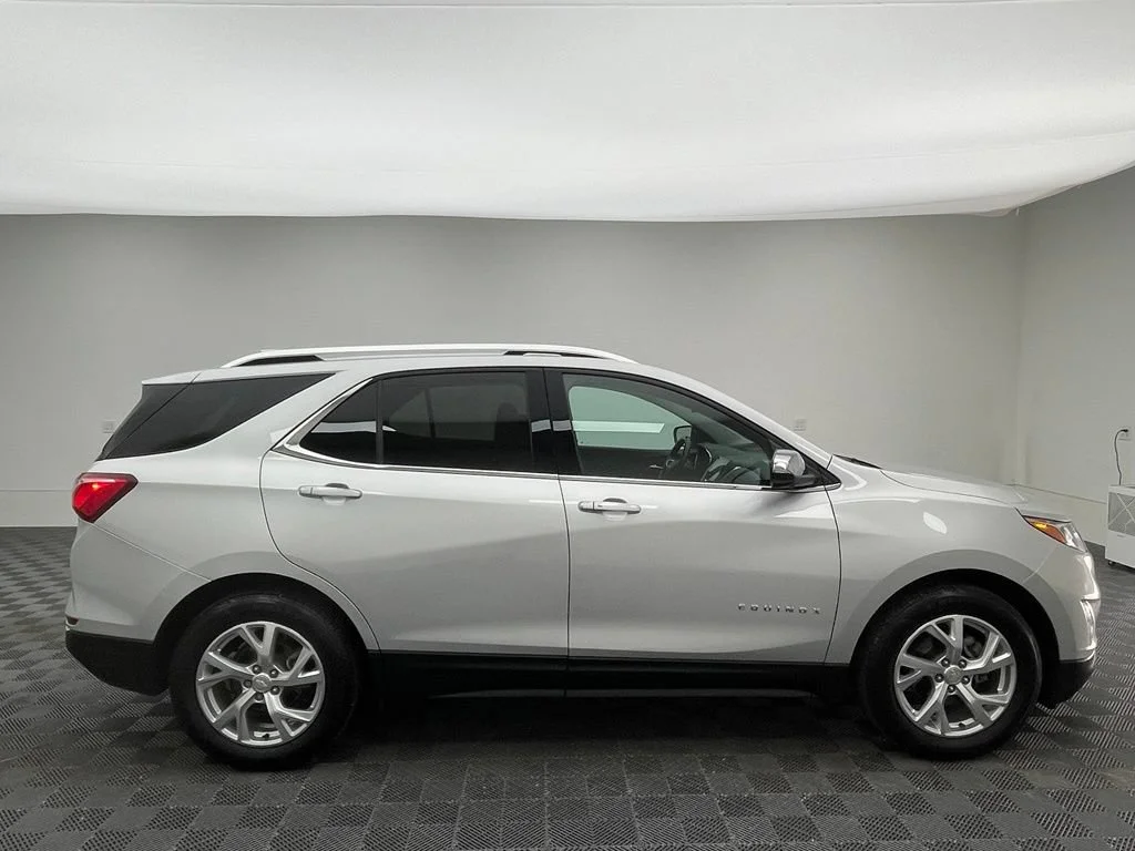Used 2020 SILVER ICE METALLIC Chevrolet Premier image 7