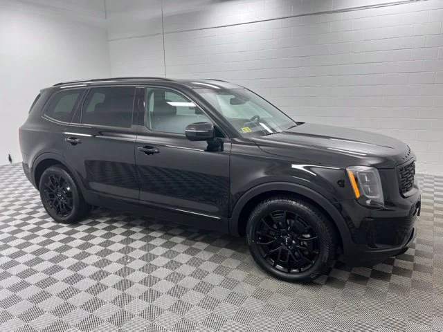 Used 2022 Black Kia SX image 4