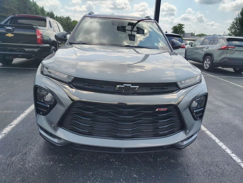Used 2023 Gray Chevrolet RS image 2