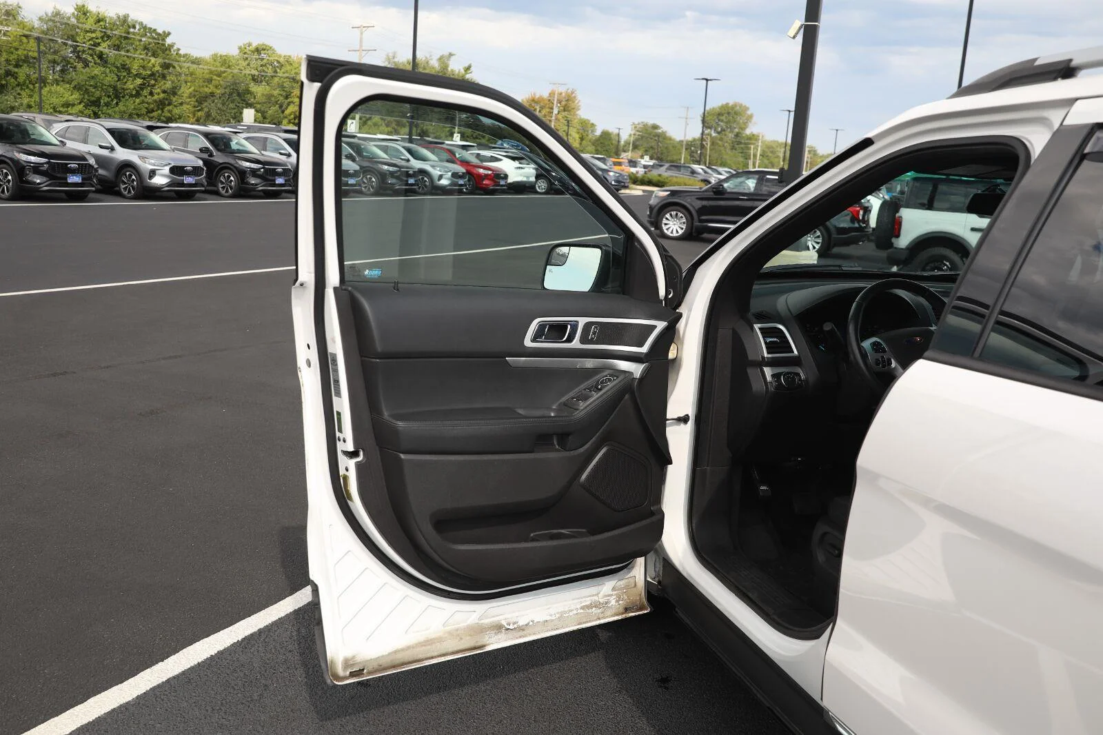 Used 2013 White Platinum Metallic Tri-Coat Ford XLT image 23