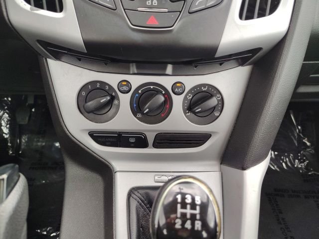 Used 2014 Red Ford SE image 17