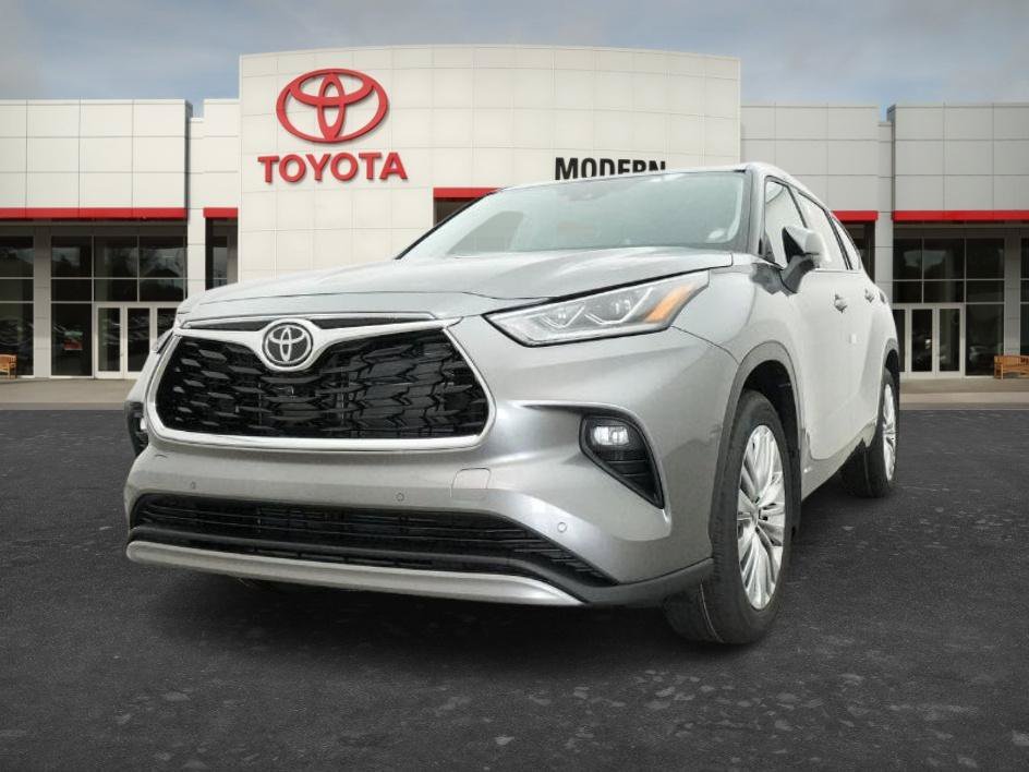 New 2026 Heavy Metallic Toyota Hybrid Platinum image 20