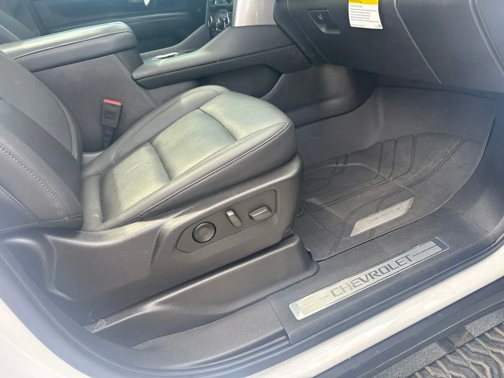 Used 2023 White Chevrolet Z71 image 10