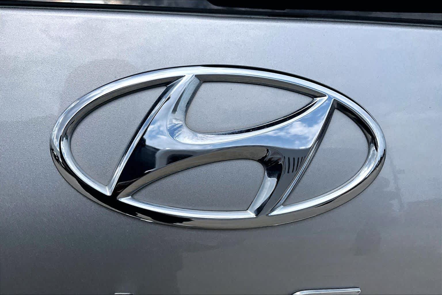 Used 2025 Typhoon Silver Hyundai SEL image 31