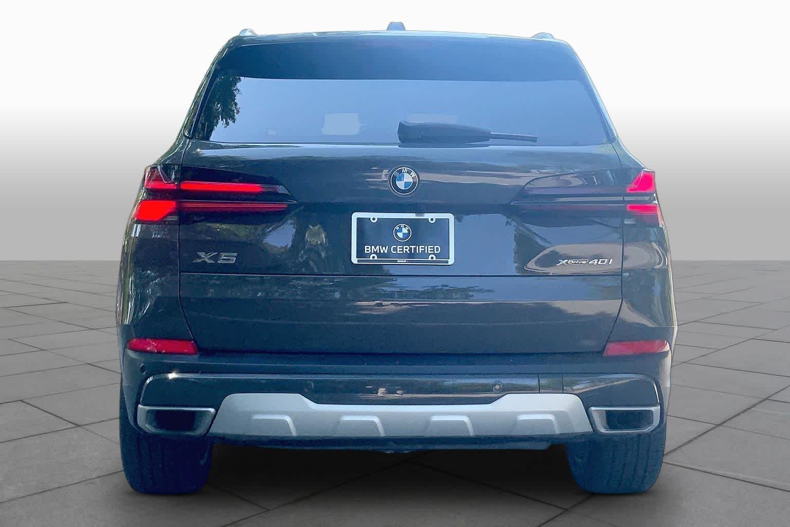 Certified Used 2024 Dravit Grey Metallic BMW xDrive40i image 4