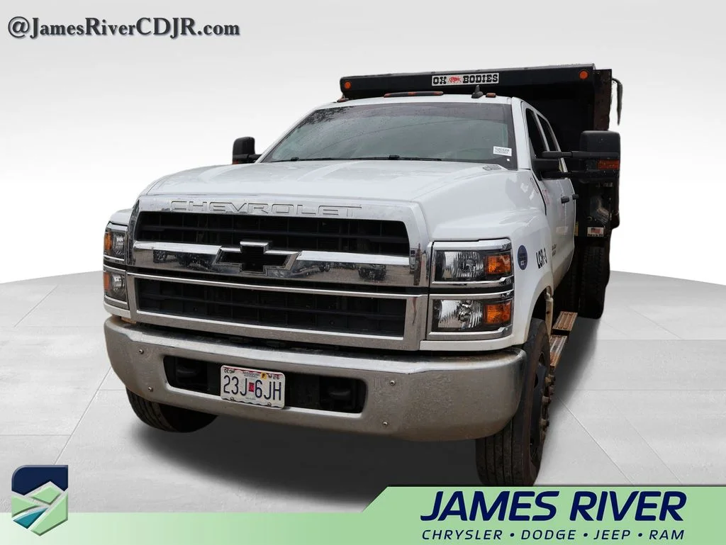 Used 2022 White Chevrolet 1WT image 3