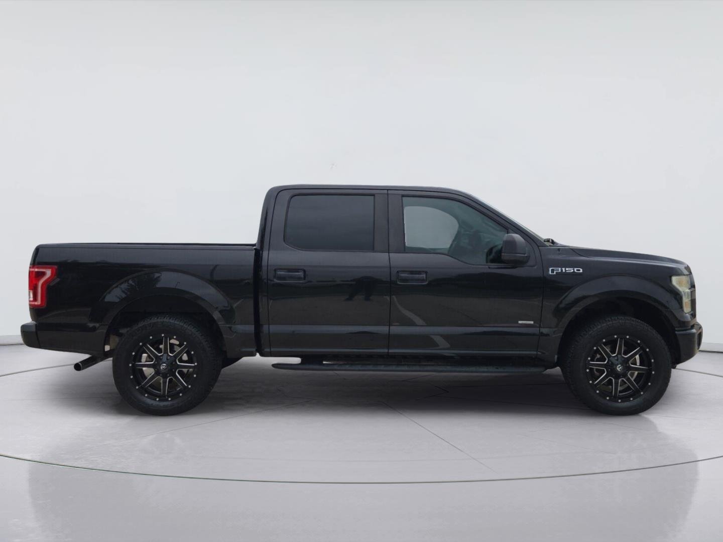 Used 2015 Tuxedo Black Metallic Ford XL image 6