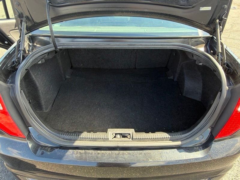 Used 2011 Black Ford SE image 9