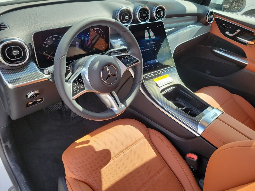 New 2026 MANUFAKTUR Moonlight White Metallic Mercedes-Benz GLC 300 image 18