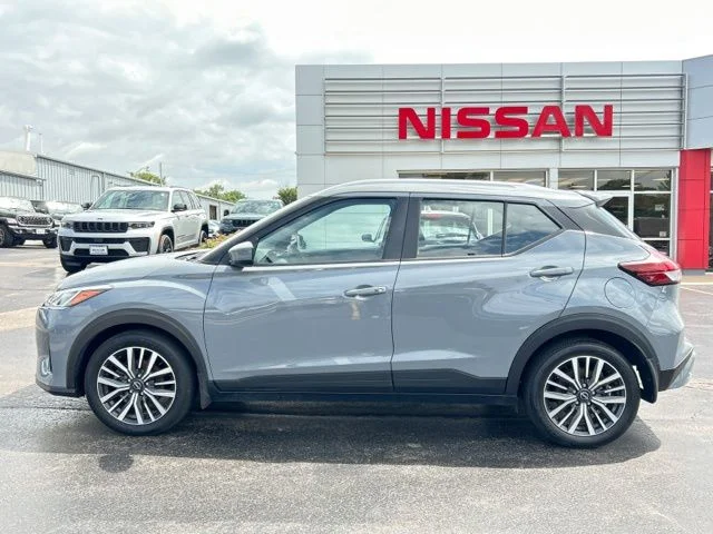 Used 2023 Nissan Kicks SV with VIN 3N1CP5CV5PL475995 for sale in Dixon, IL