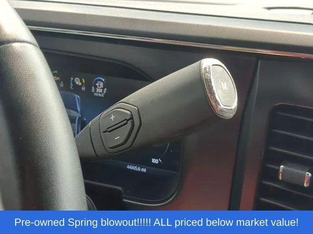 Used 2023 White Ford Lariat image 36