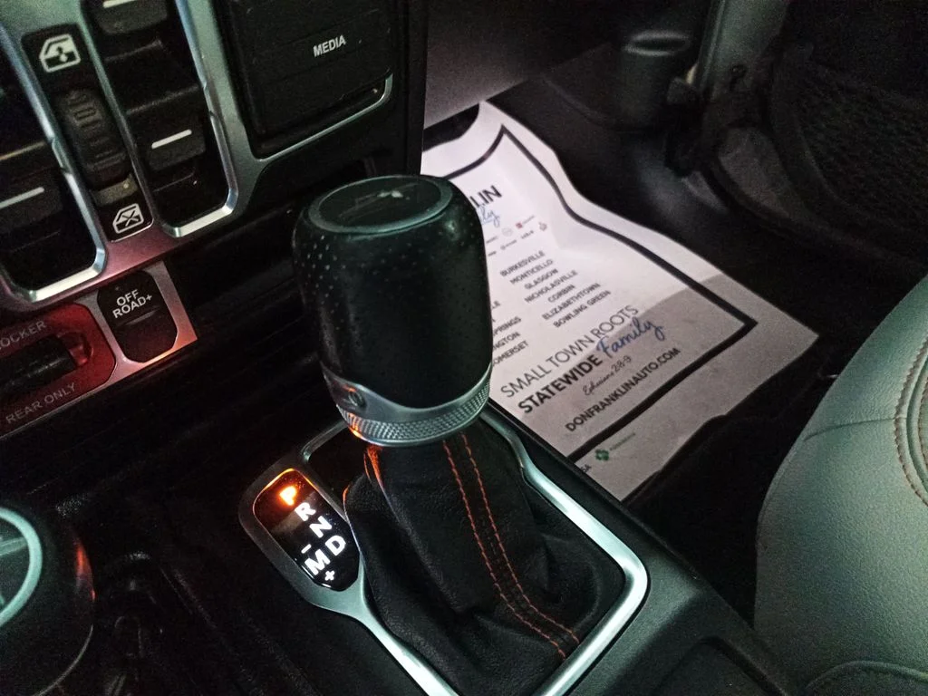 Used 2020 Gray Jeep Mojave image 23