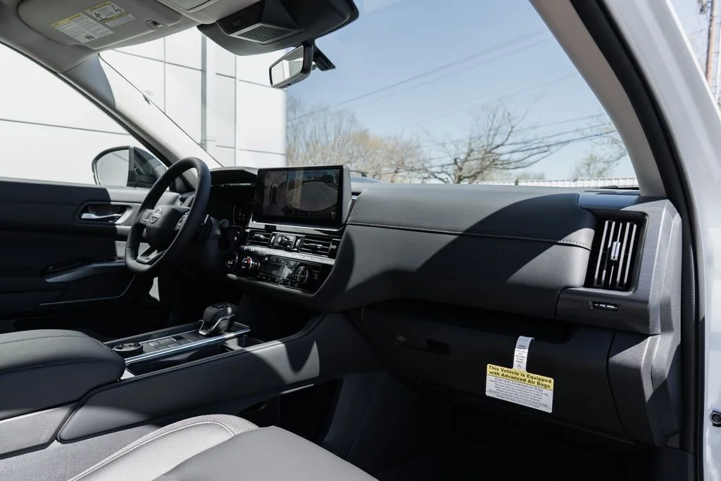 New 2026 Everest White Pearl TriCoat Nissan SL image 28