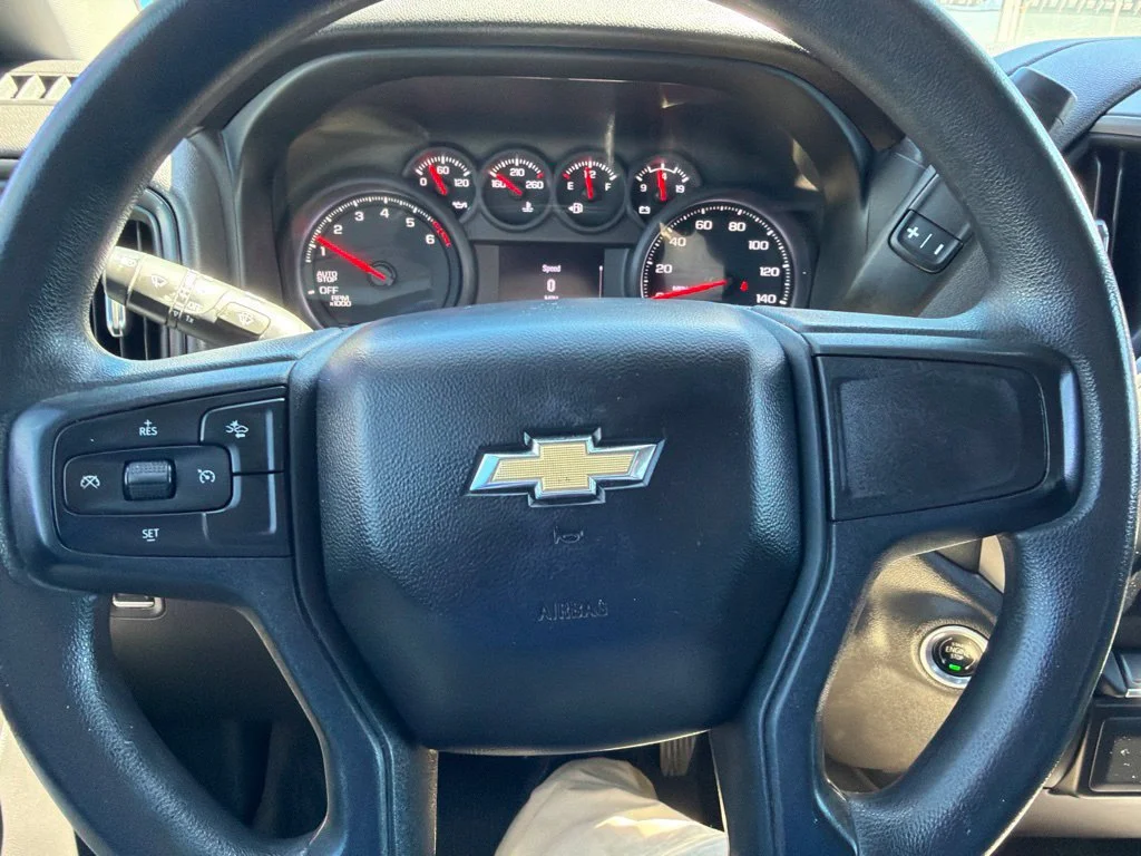 Used 2022 BLACK Chevrolet Custom image 31