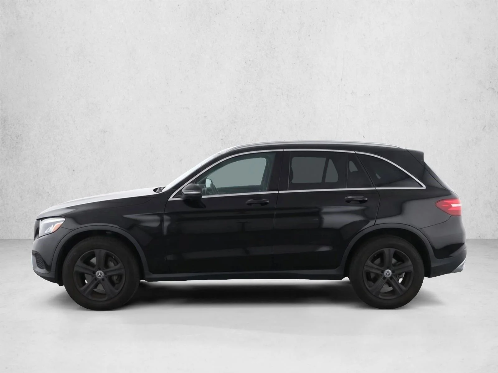 Used 2017 Black Mercedes-Benz GLC 300 image 4