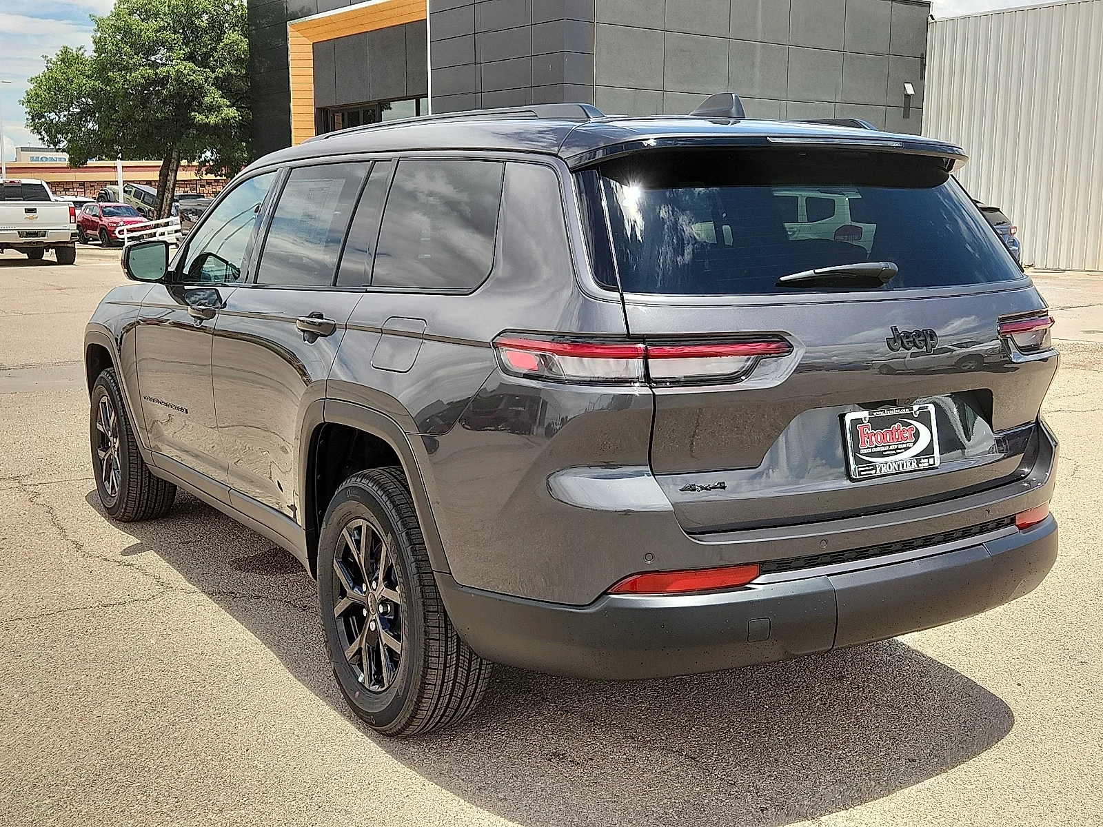 New 2026 Baltic Gray Metallic Clear-Coat  Paint Jeep L LAREDO ALTITUDE 4X4 image 3
