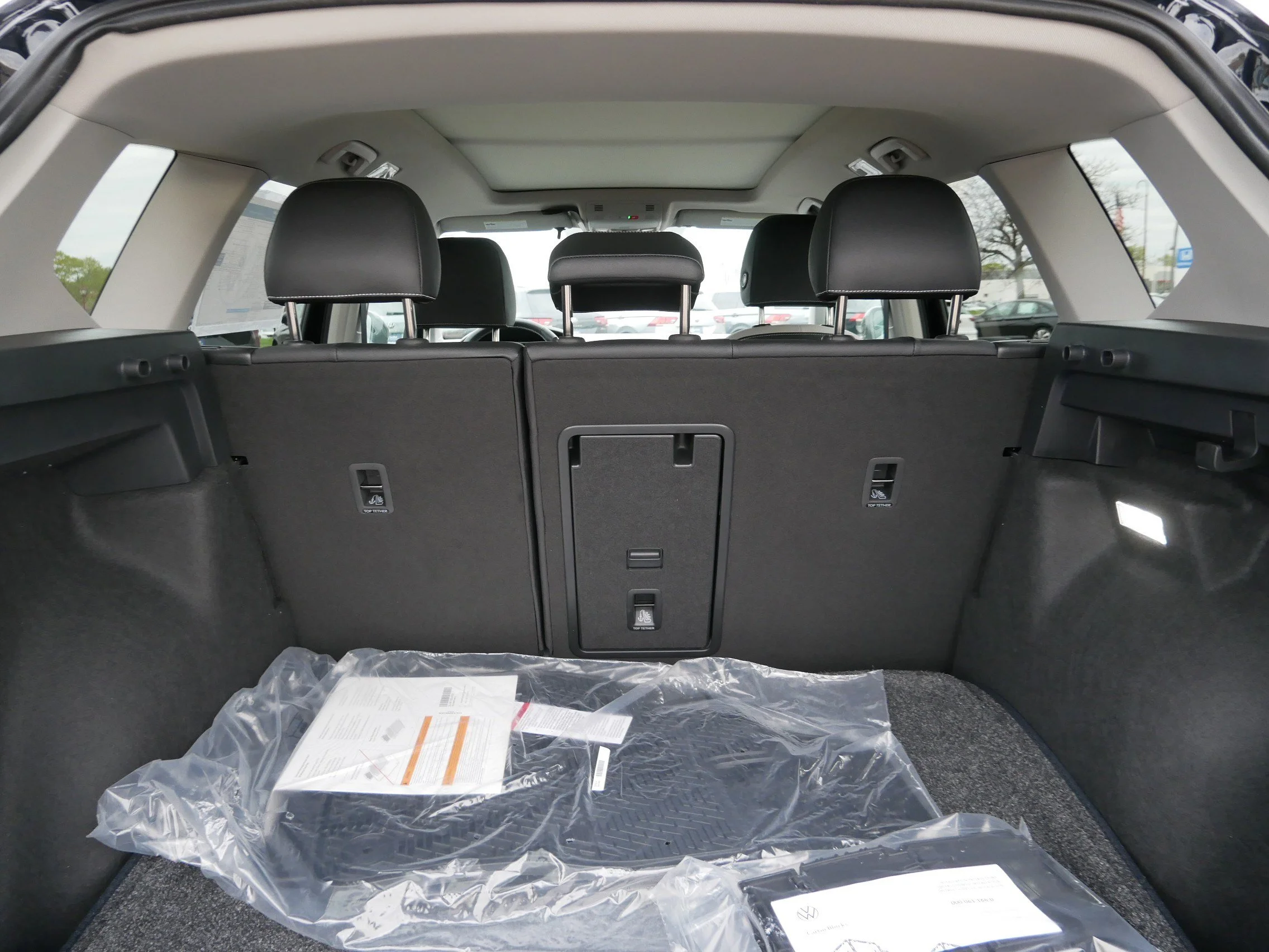 New 2026 Deep Black Pearl Volkswagen SE image 6