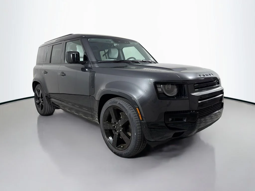 New 2026 Carpathian Grey Land Rover X-Dynamic SE image 3