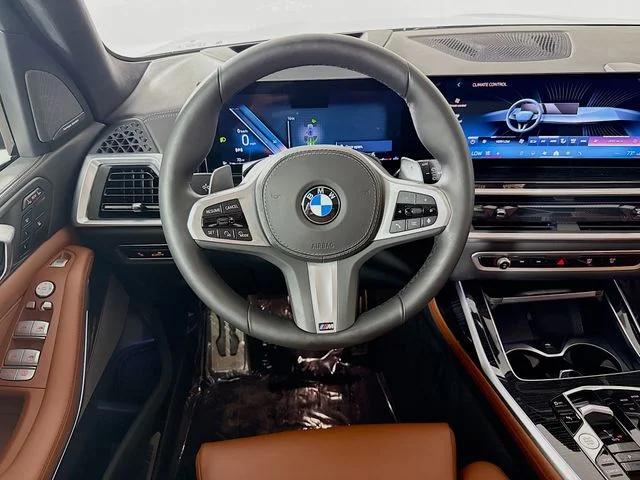 Used 2024 Gray BMW xDrive40i image 25