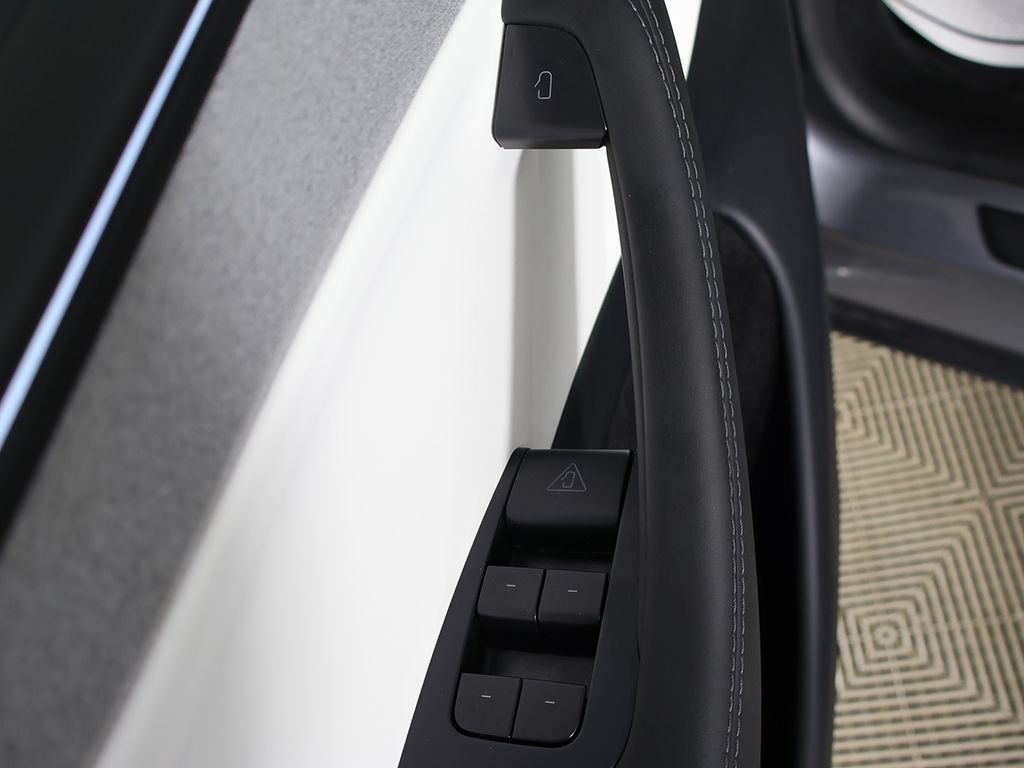 2026 Tesla Model Y Long Range - Photo 34