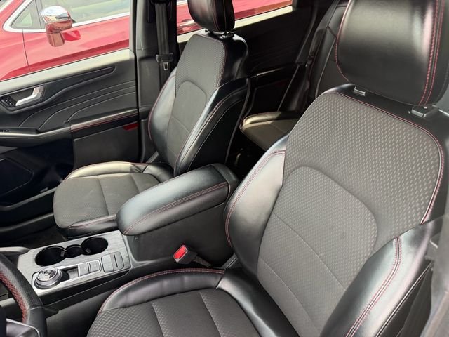 Used 2024 Black Metallic Ford ST-Line image 11