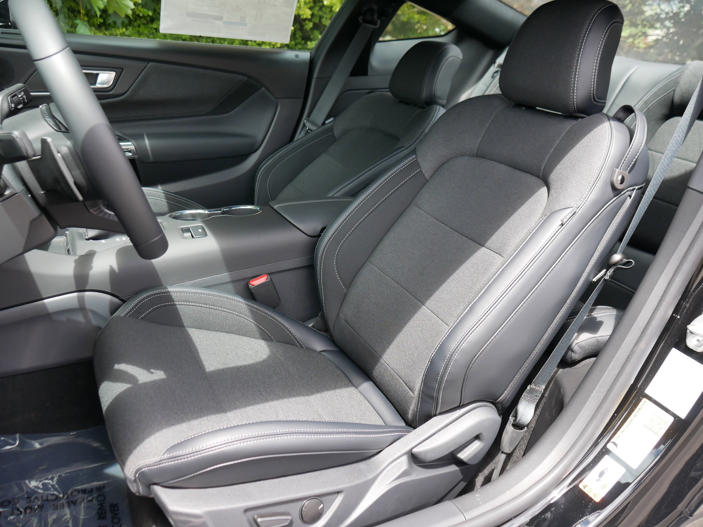 2025 Ford Mustang GT Fastback - Photo 28