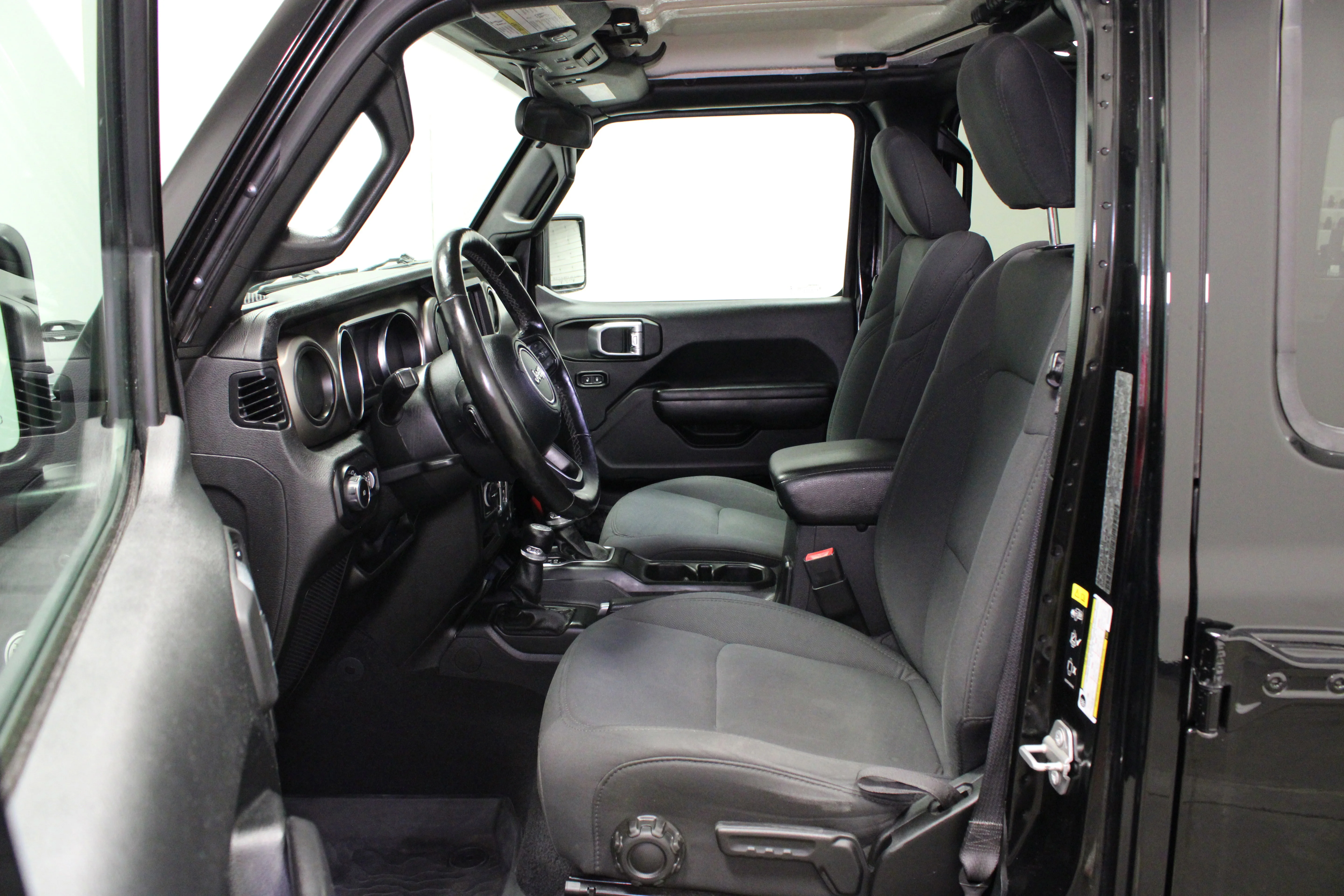 Used 2021 Black Clearcoat Jeep Sport image 18