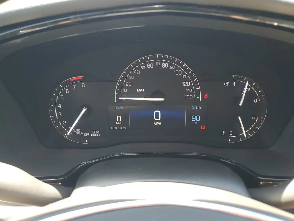 Used 2018 HARBOR BLUE METALLIC Cadillac FWD image 22