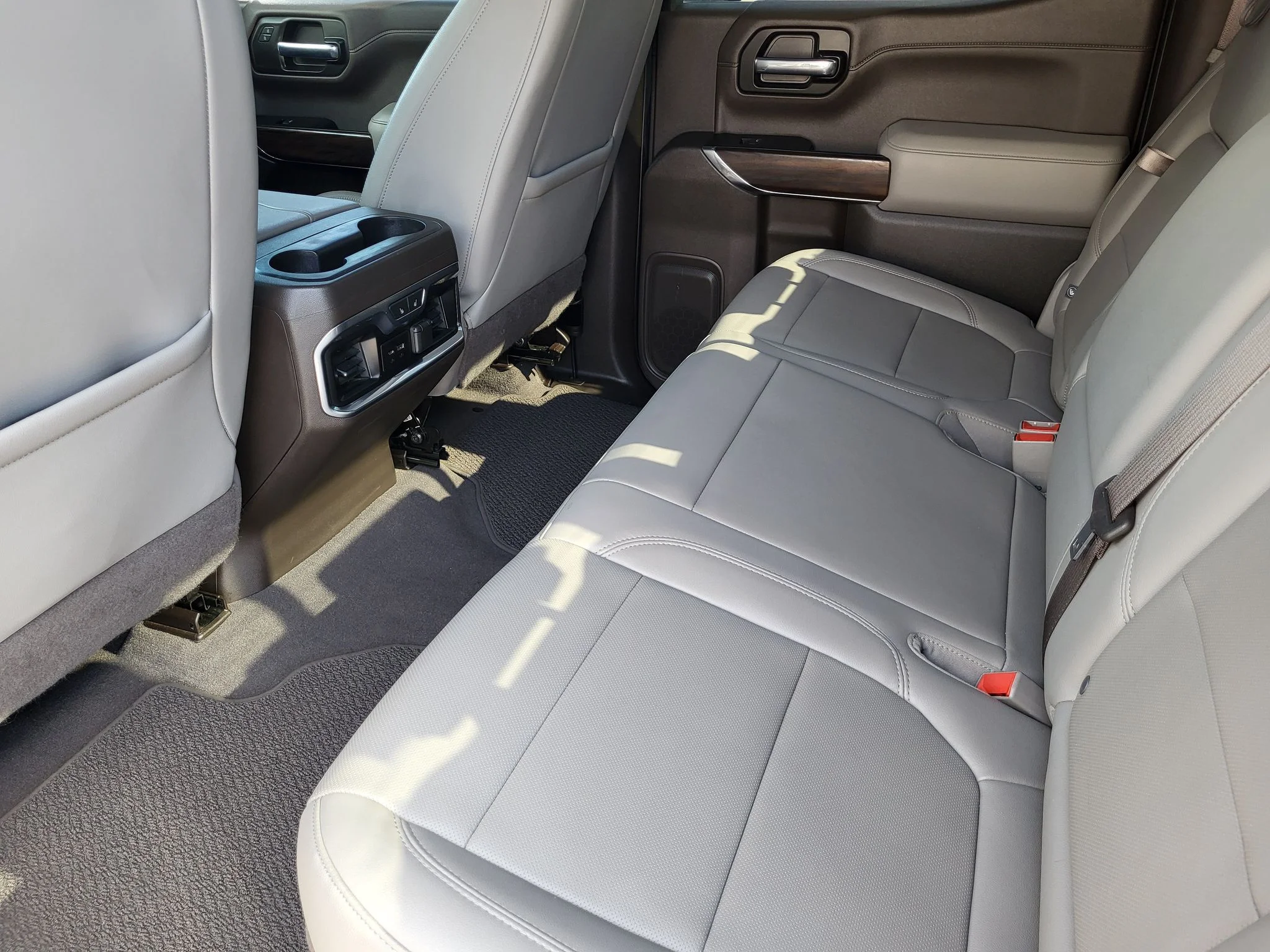 Used 2020 SMOKEY QUARTZ METALLIC GMC SLT image 22