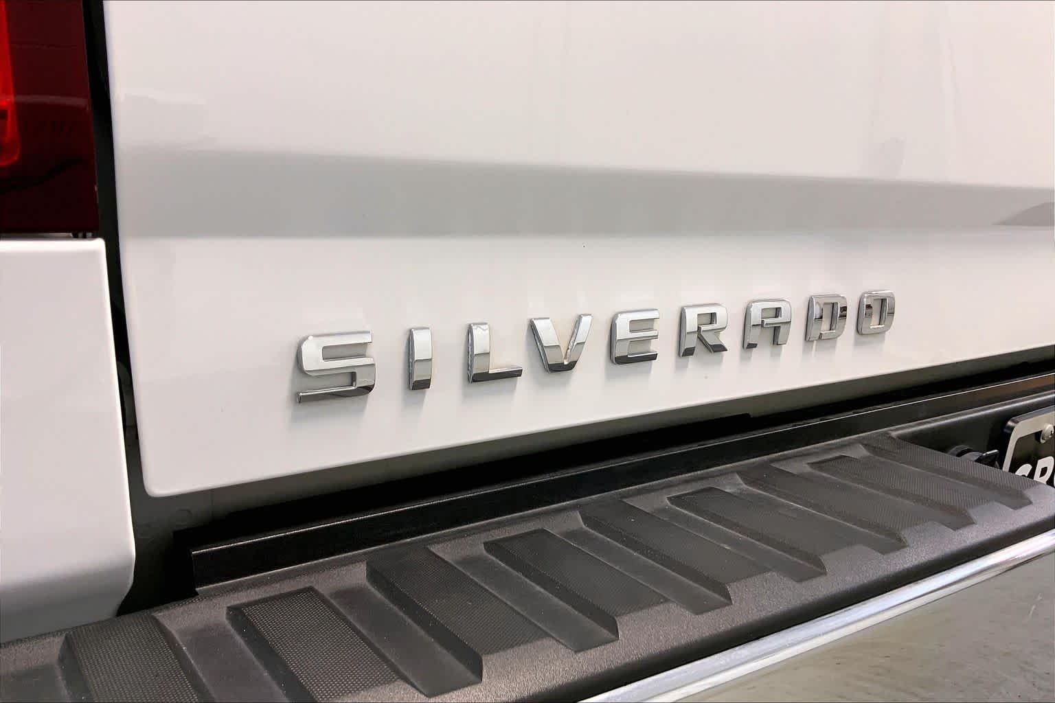 Used 2018 Summit White Chevrolet LTZ image 29