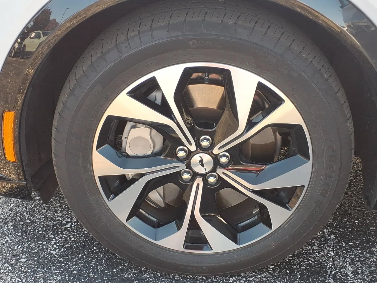 Used 2023 White Metallic Ford Premium image 20
