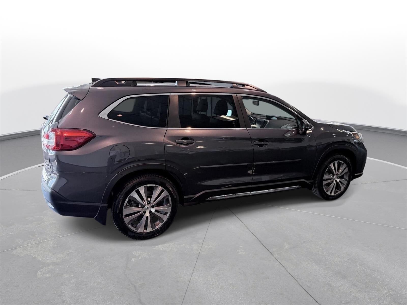Used 2020 Magnetite Gray Metallic Subaru Limited image 10