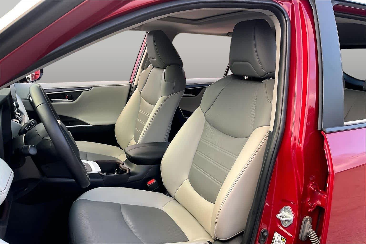 Used 2025 Ruby Flare Pearl Toyota Limited image 7