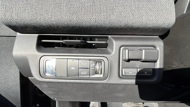 New 2026 Onyx Black GMC Elevation Extended Range image 12