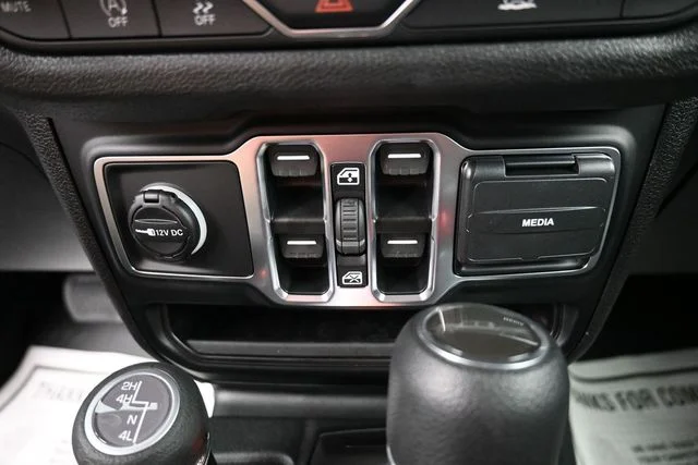 New 2026 Reign Exterior Paint Jeep Sport S image 22
