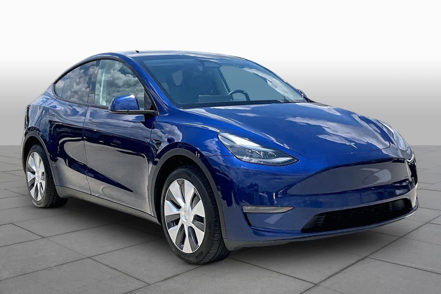 Used 2024 Tesla Model Y Long Range with VIN 7SAYGDEE0RA231327 for sale in Tomball, TX